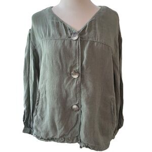 Zara blouse loose fit 3/4” sleeves V-neckline oversized buttons size small